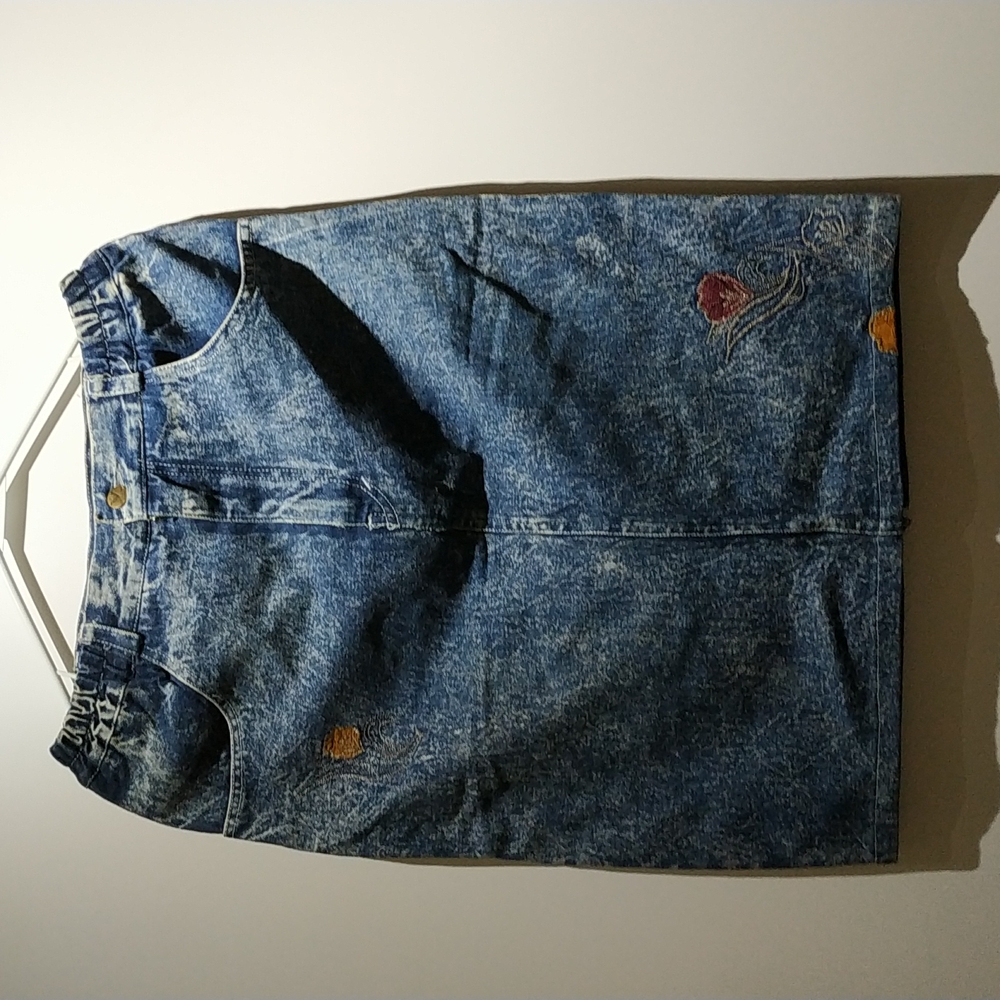 Vintage 90S Y2K acid wash dark denim floral mid skirt waist 28 to 30